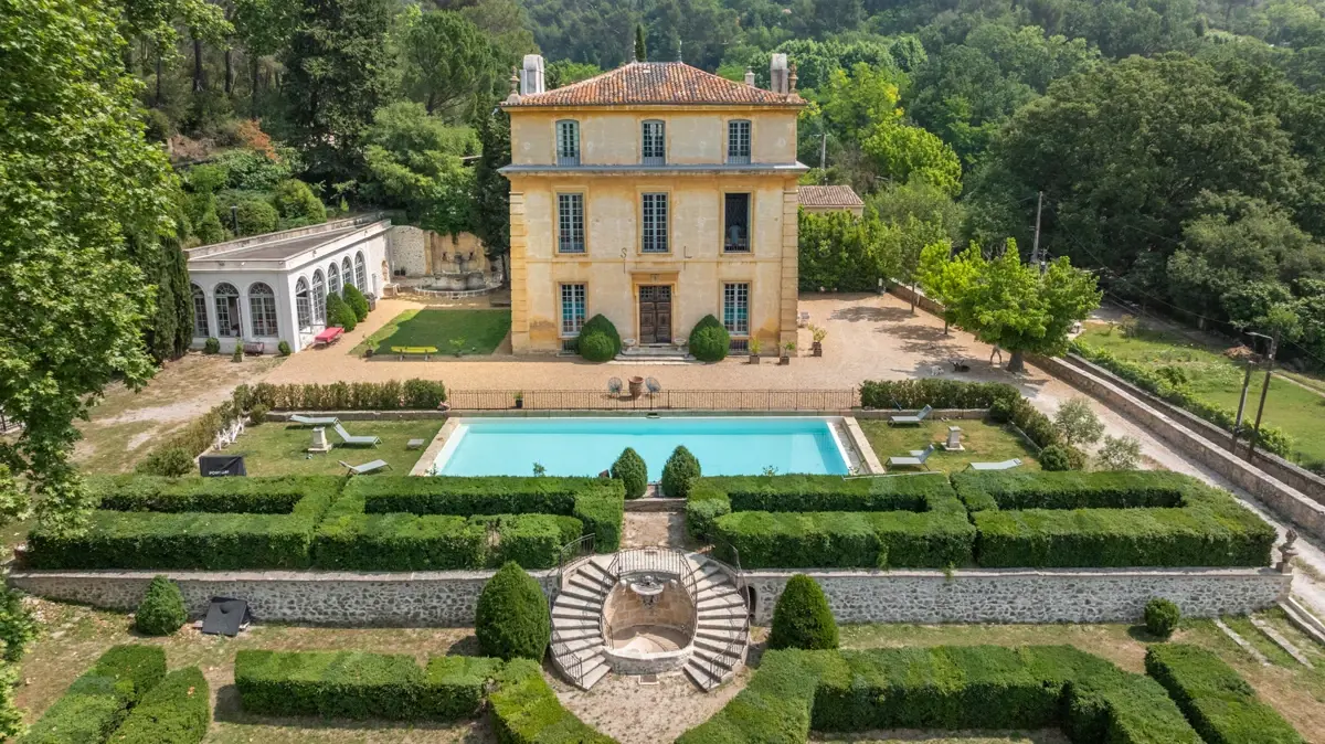 Photo 3 - Bastide 8 pièces - 400m2 + gardien avec T2 et T1 + Orangeraie 80m2 + Piscine + bassin - Parc de plus de 2ha.