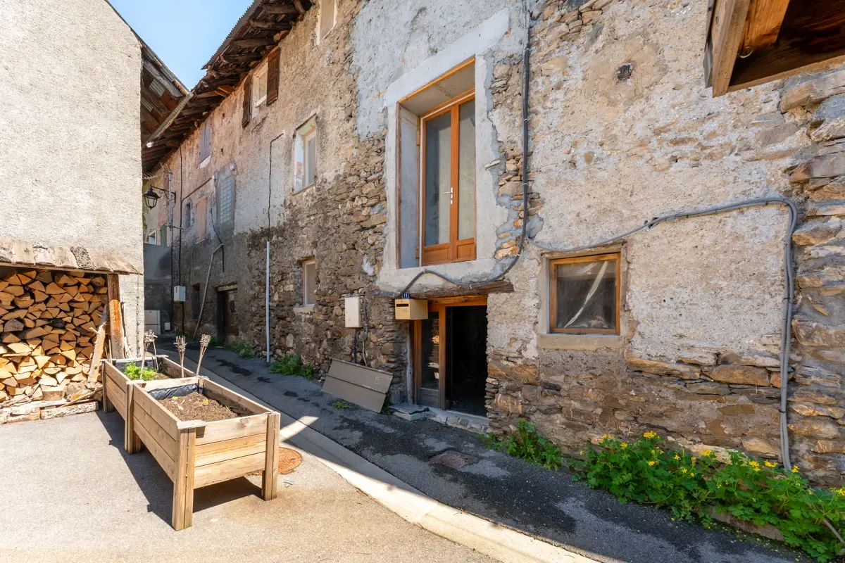 Photo 2 - Maison de hameau de 121m2 studio et caves à rénover