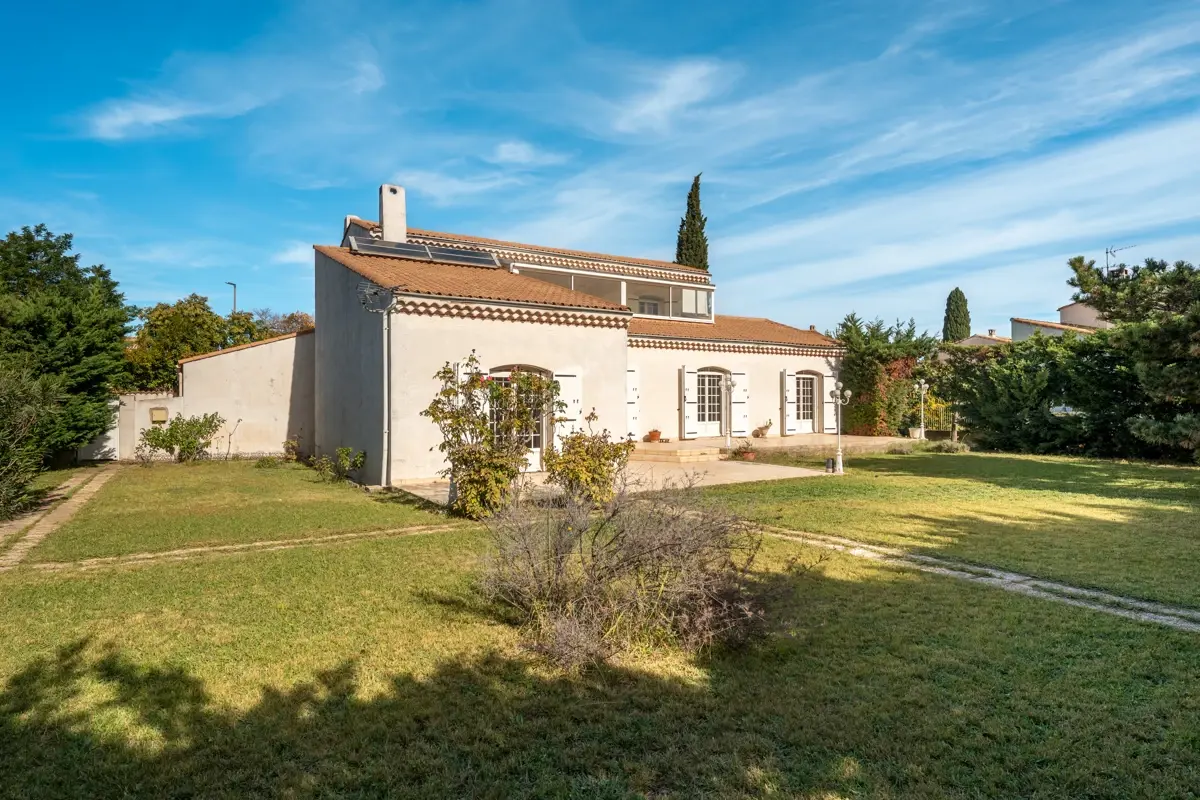 Photo 3 - Maison type 7 avec double garage piscinable