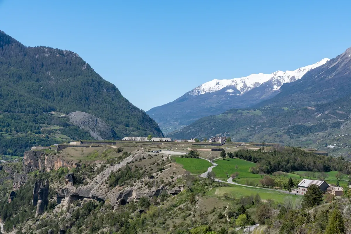 Photo 4 - Maison de Type 6 de 200m2, Vue dominante sur les montagnes.