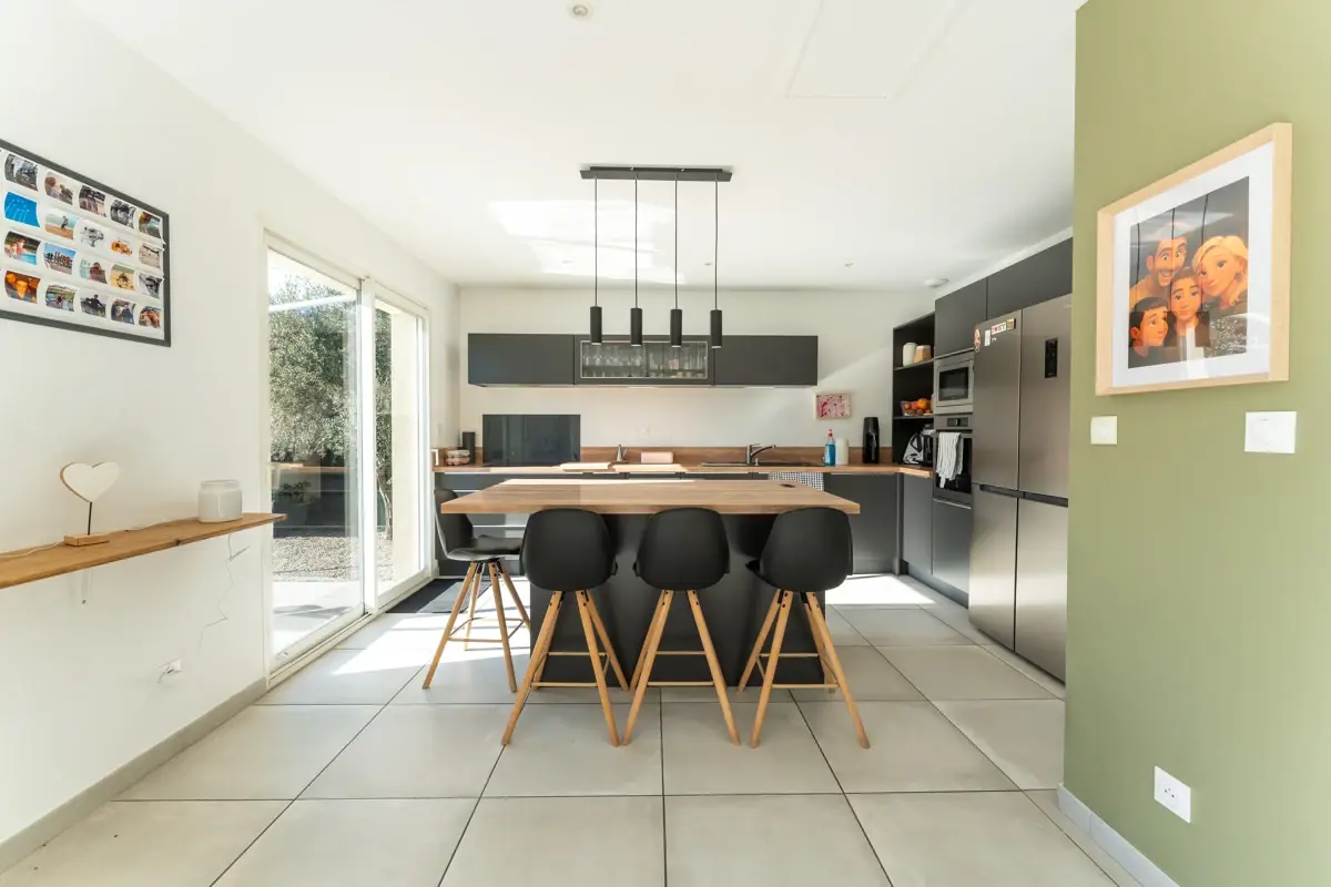 Photo 4 - Maison 5 pièces avec piscine, cuisine d'été et garage aménagé