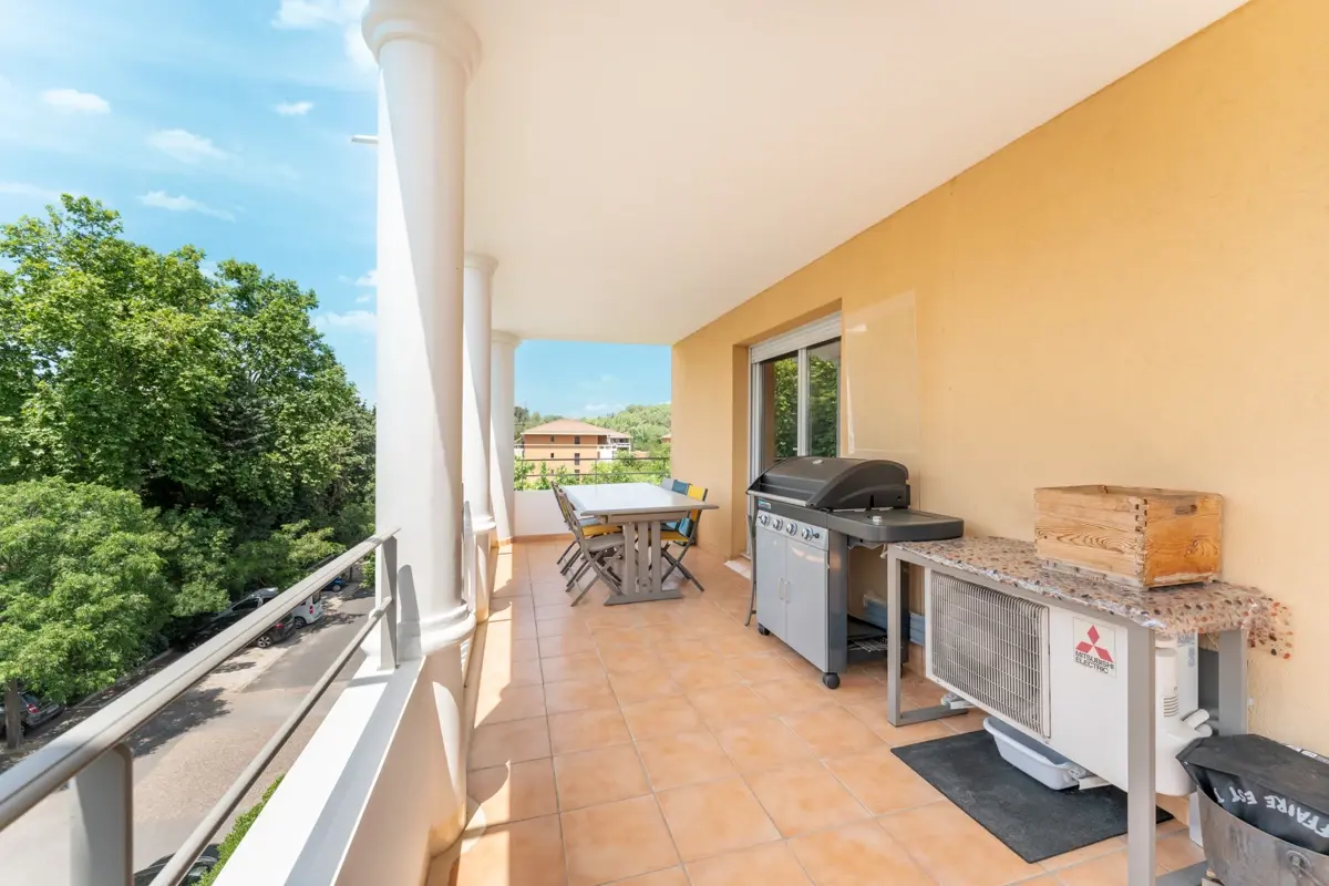 Photo 4 - Appartement  4 pièce de 85M2, grande terrasse, boxe ferme et 2 places de parking 