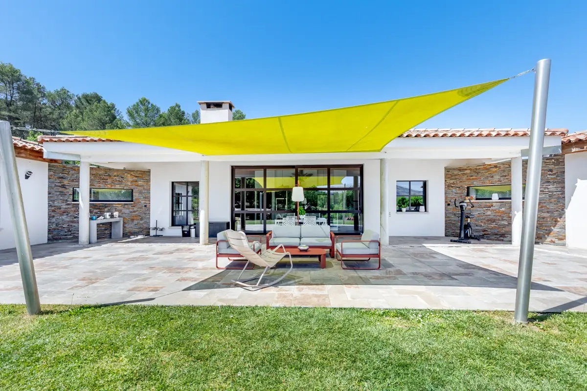 Photo 4 - Villa contemporaine de plain pied, piscine, vue Sainte Victoire 