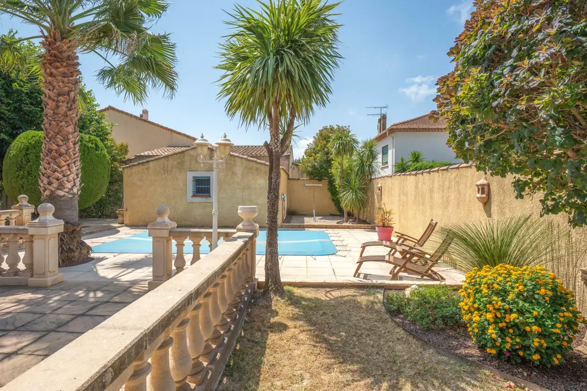 Photo 3 - Maison plain-pied de type 4 avec garage, piscine et cuisine d'été