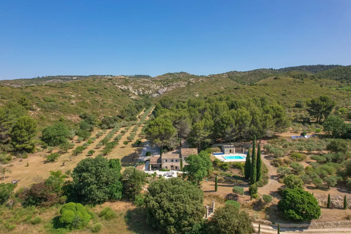 Photo 3 - Bastide Néo-Provençale de 270m2 avec piscine sur une domaine de 3 hectares 