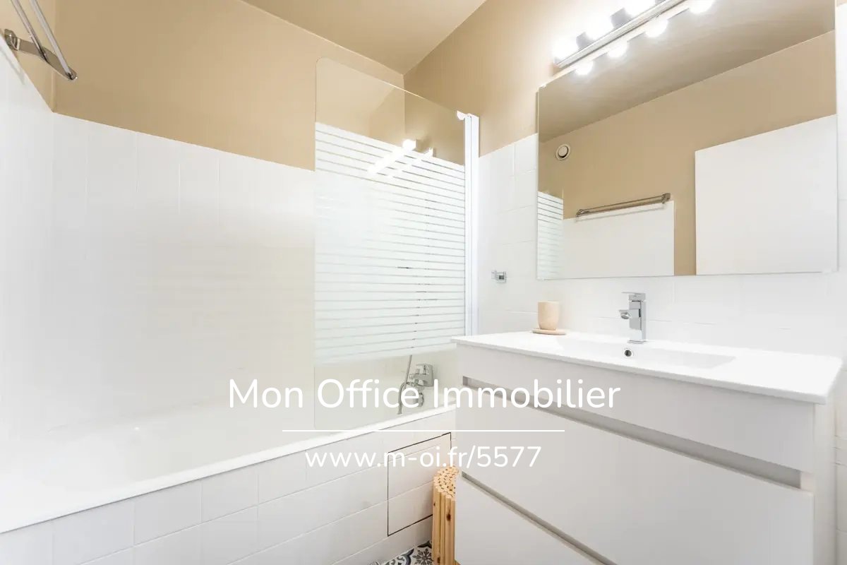 Duplex 3 pièces avec terrasse et place de parking — 19