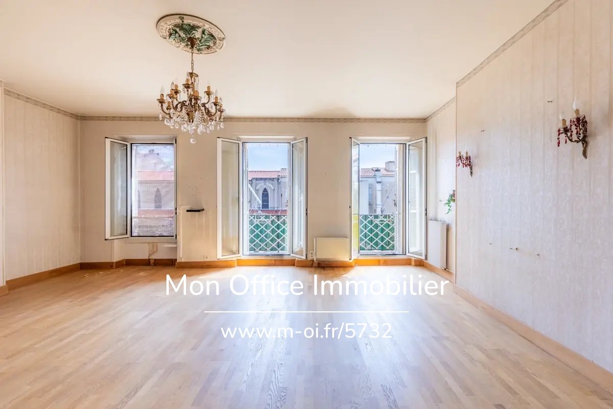 Maison 10 pièces - 8 chambres - Jacuzzi, Piscine, Salle de Cinema - Village à pied — 10