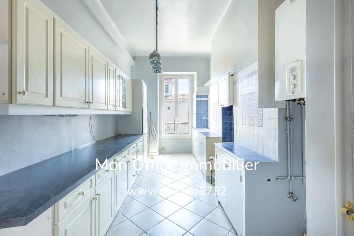 Maison 10 pièces - 8 chambres - Jacuzzi, Piscine, Salle de Cinema - Village à pied — 16