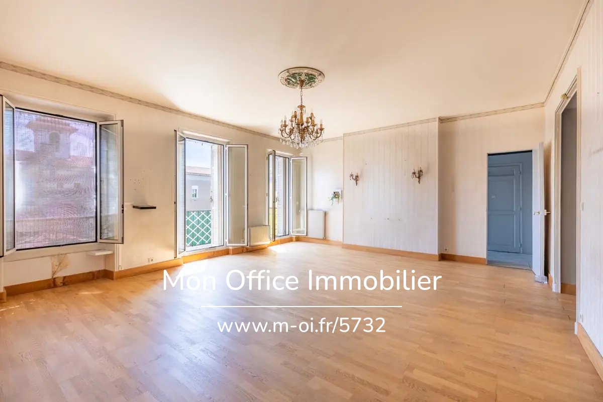 Maison 10 pièces - 8 chambres - Jacuzzi, Piscine, Salle de Cinema - Village à pied — 13