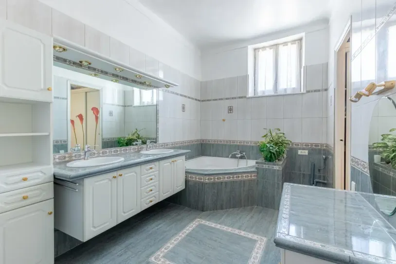 Maison 10 pièces - 8 chambres - Jacuzzi, Piscine, Salle de Cinema - Village à pied — 26