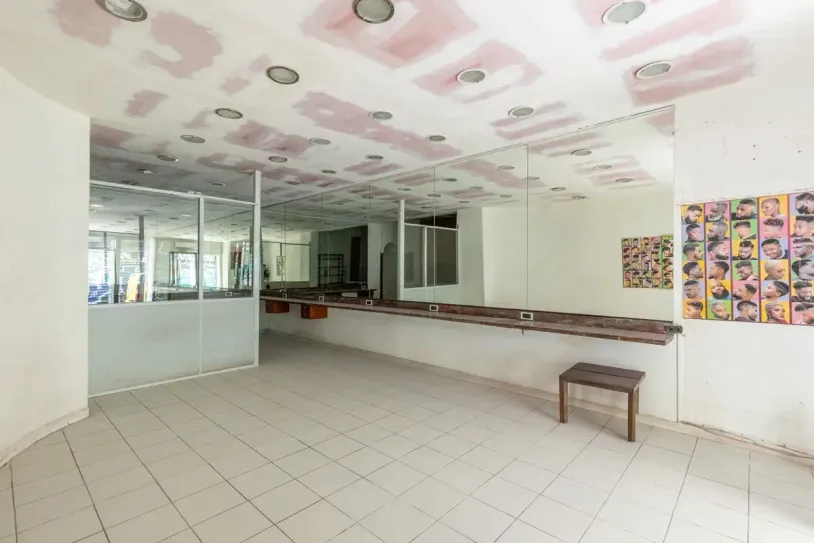 Vente de mur d'un local Professionnel de 3 pièces d'une surface de 61 m2 — 5