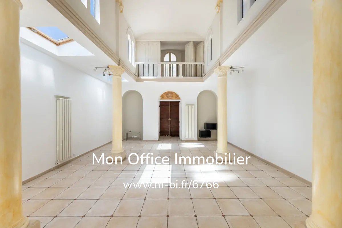 Maison 270 m2 avec sous sol, dépendance de 40 m2 + garage sur 2300 m2 de terrain — 25