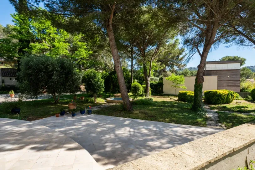 Maison contemporaine 4 chambres - piscine - Le Tholonet — 11