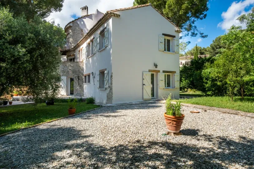 Maison contemporaine 4 chambres - piscine - Le Tholonet — 14