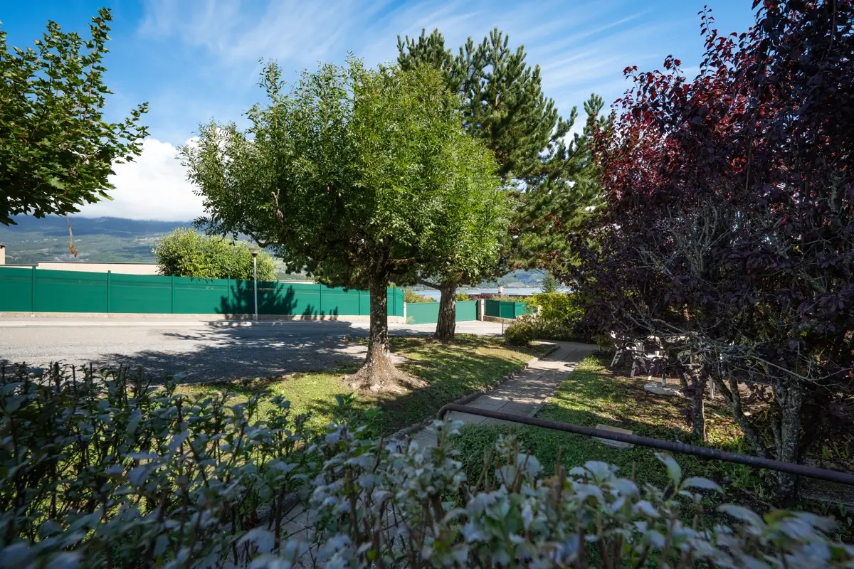 Photo 5 - Appartement Type 2 avec grande terrasse. Accès Lac.