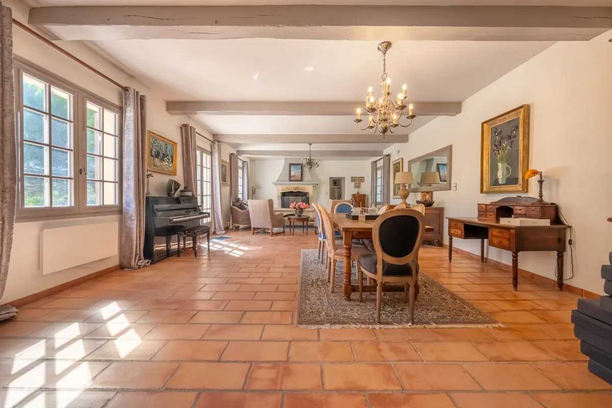 Photo 2 - Maison située à Puyricard - 305 m2