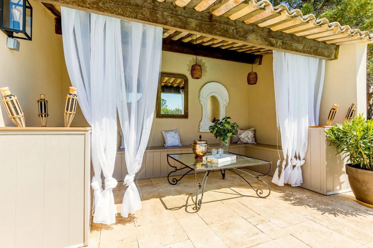 Photo 3 - Maison située à Puyricard - 305 m2