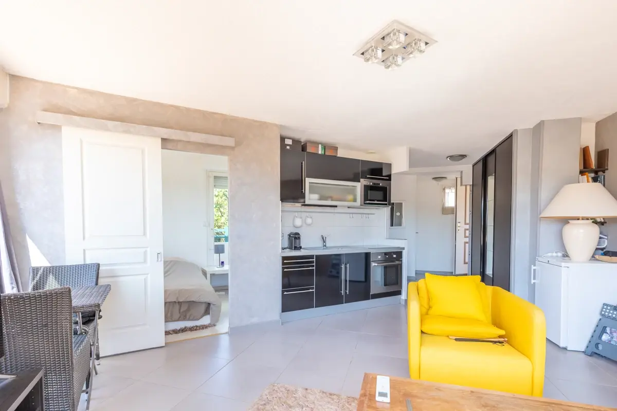 Photo 4 - Appartement de type 2 avec grande terrasse et belle vue mer