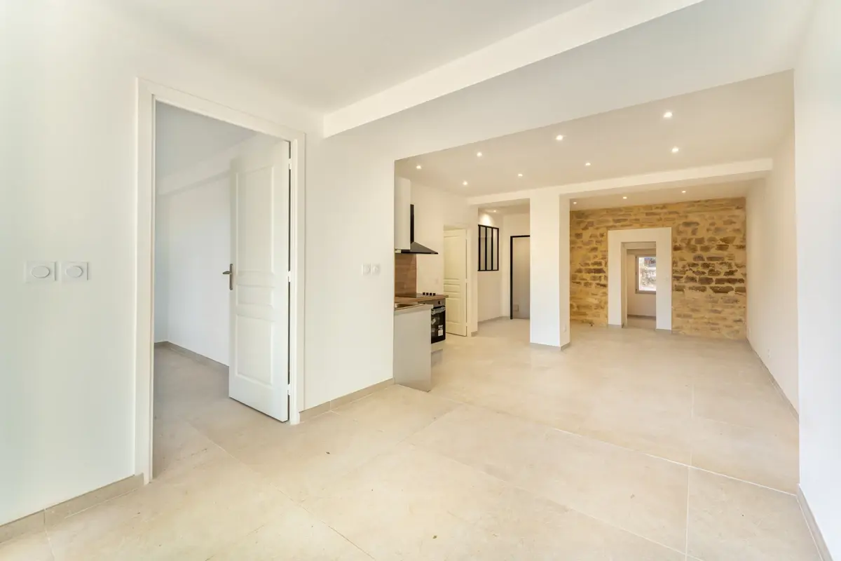 Photo 3 - Appartement rénové entièrement - 2 chambres - Jardin - Parking