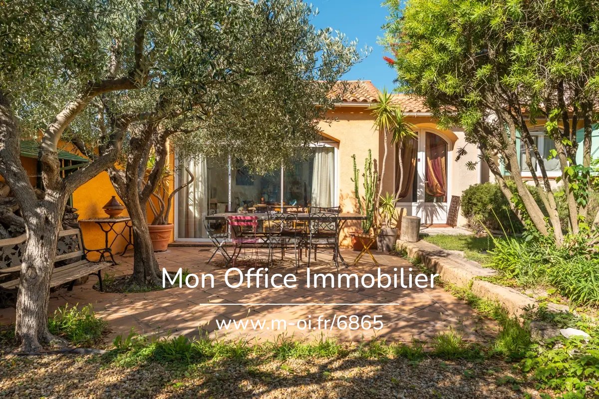 Villa de 180m2 avec 700m2 de terrain en centre ville, proche de la mer. — 13