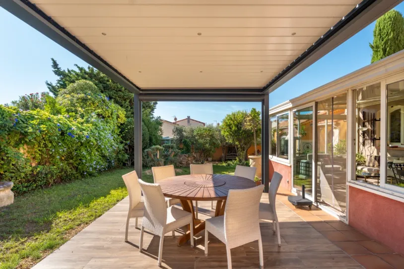 Villa de 180m2 avec 700m2 de terrain en centre ville, proche de la mer. — 5