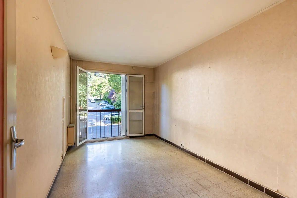 Photo 5 - Appartement T3 avec parking à rénover Aix sud