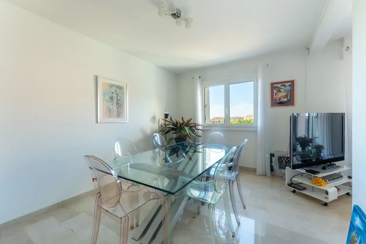 Photo 3 - APPARTEMENT T4 DE 94 m2 EN DERNIER ETAGE RESIDENCE SECURISEE AVEC PISCINE