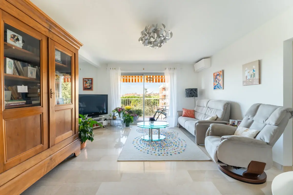 Photo 1 - APPARTEMENT T4 DE 94 m2 EN DERNIER ETAGE RESIDENCE SECURISEE AVEC PISCINE