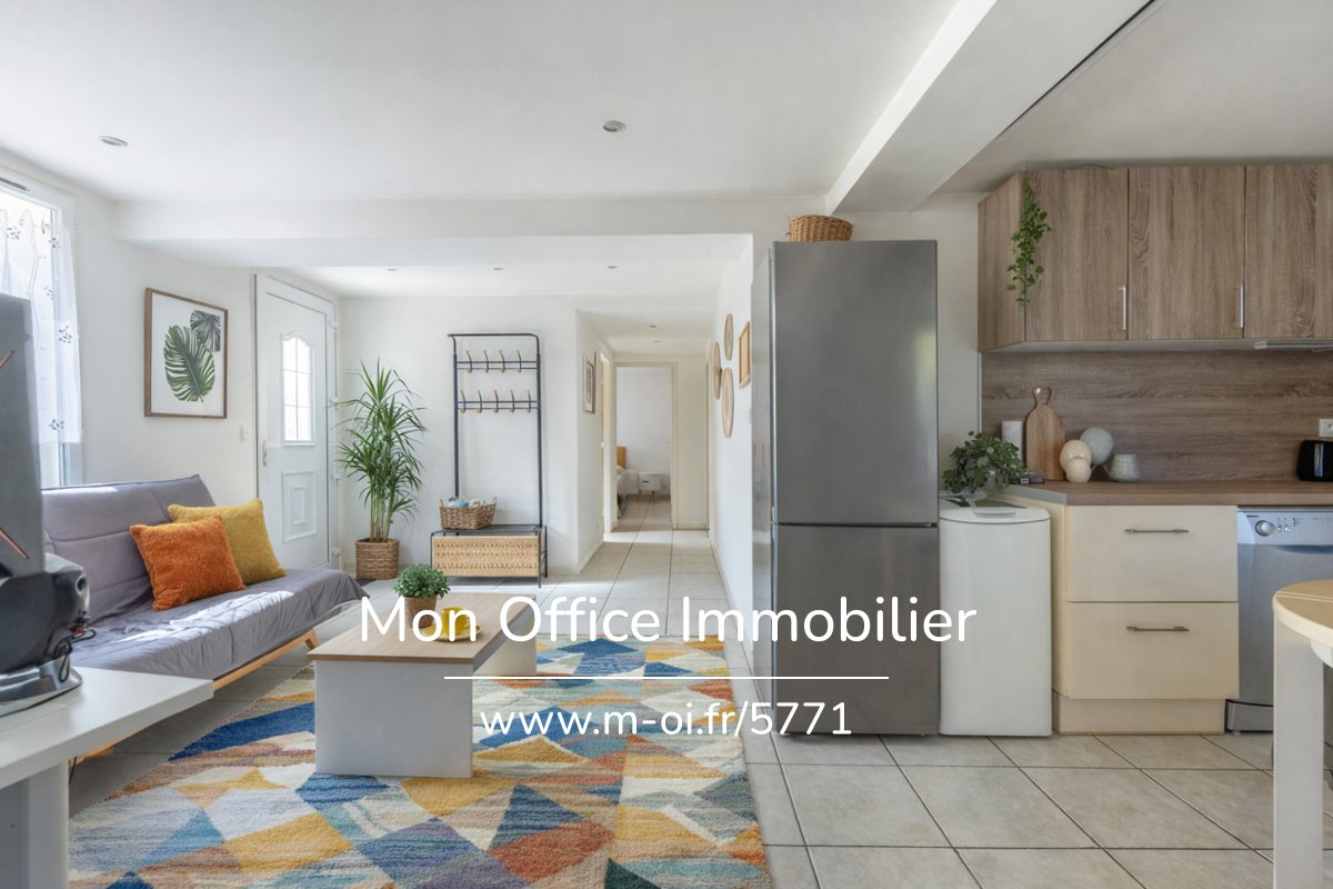 T3 avec une terrasse de 15m2 au centre de Saint Cyr sur mer — 10