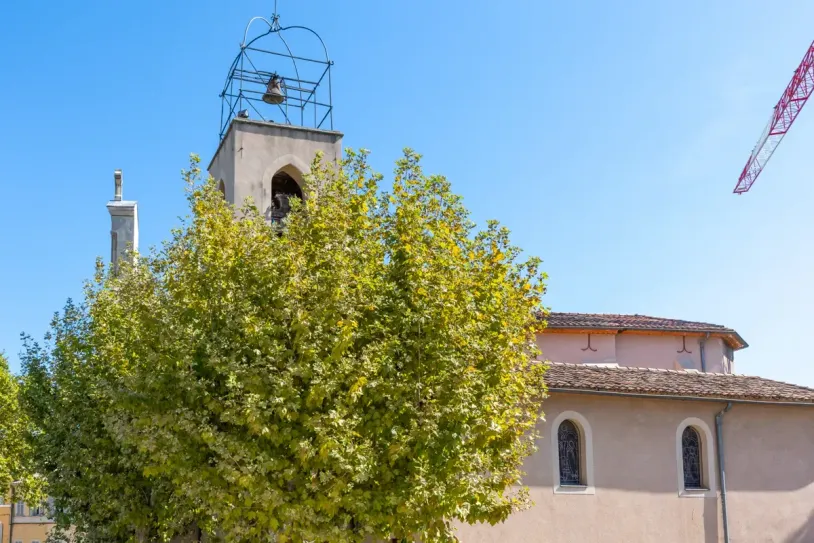 T3 avec une terrasse de 15m2 au centre de Saint Cyr sur mer — 14