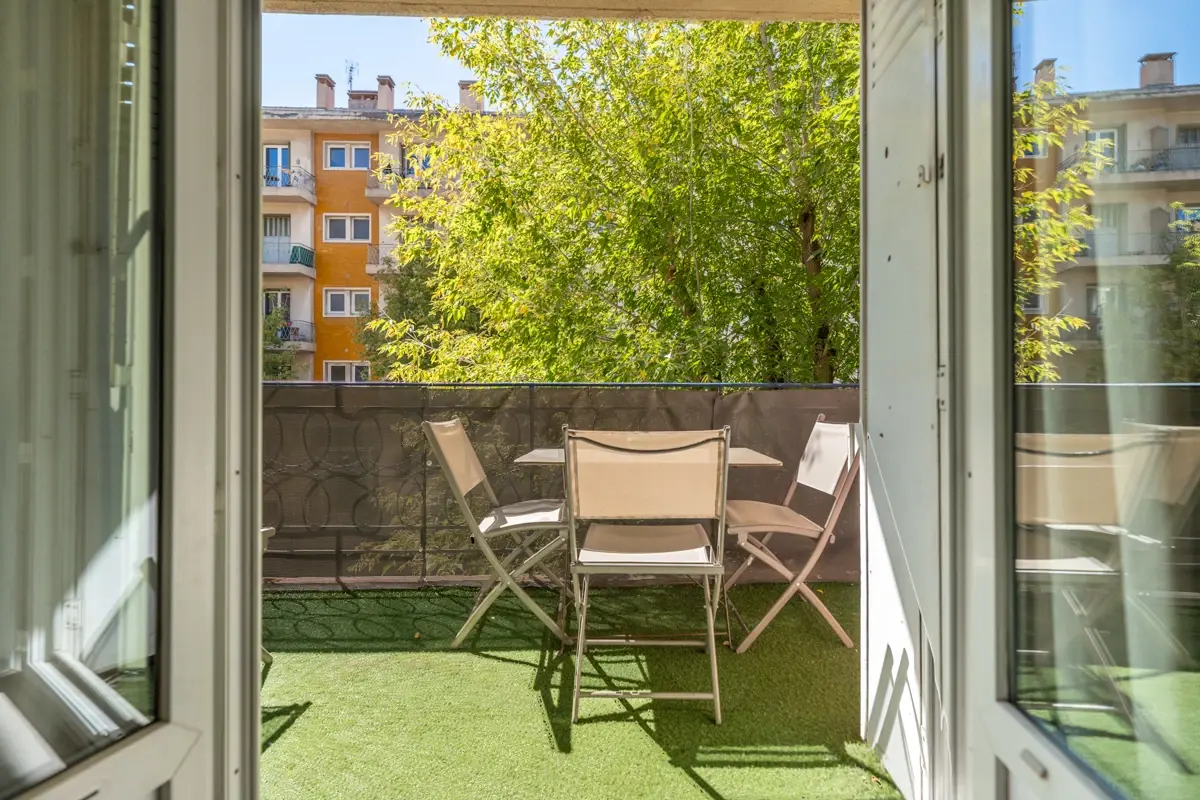Photo 2 - Appartement 4 pièces balcon centre-ville 