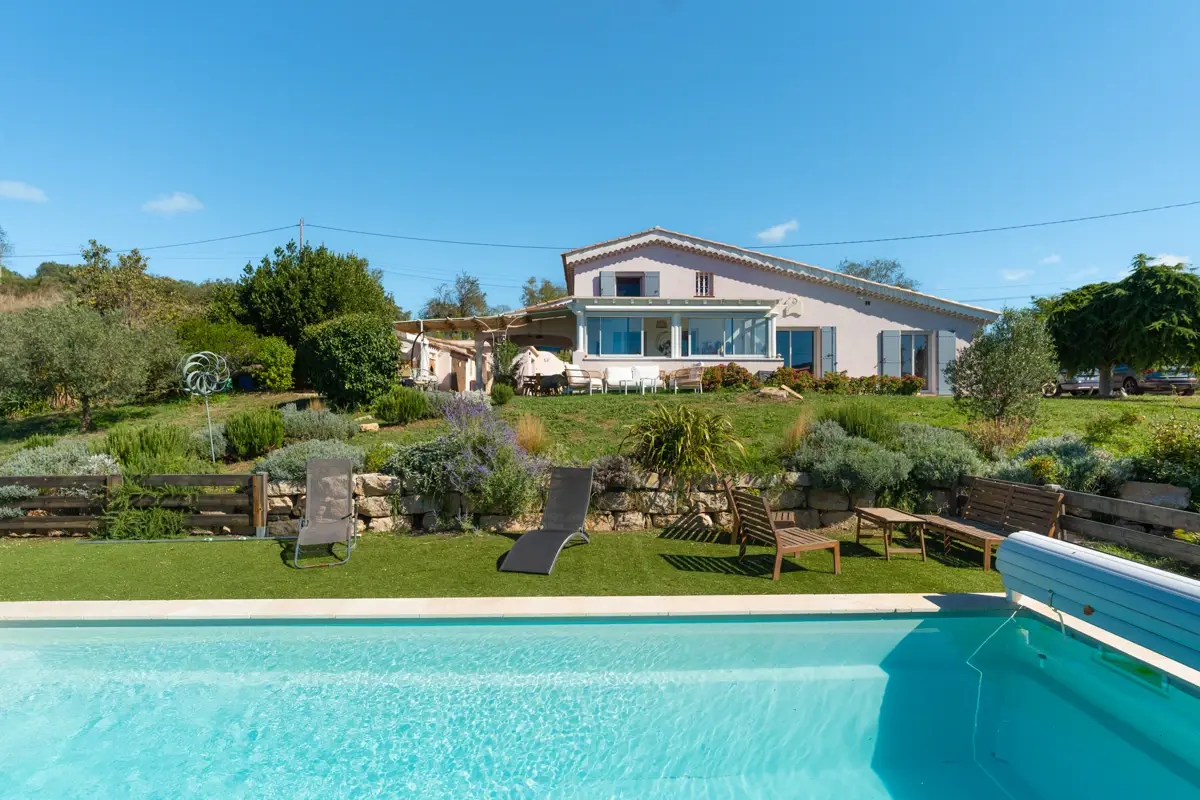 Photo 5 - La Verdière (83560)- Villa entièrement rénovée- 3111m2 - piscine sel 8X4- 2 annexes de 50m2 dont 1 garage/stockage.