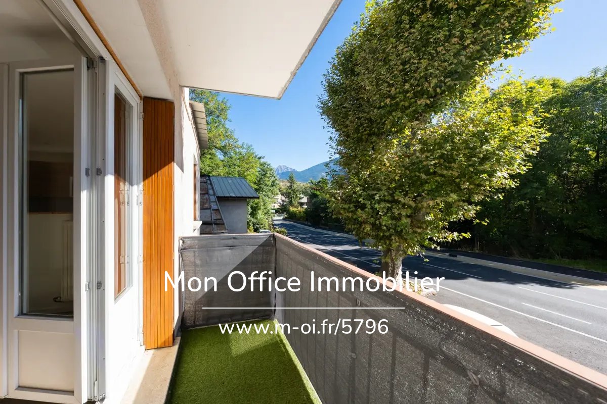 Appartement traversant Type 3 - entièrement rénové - Centre-ville — 28