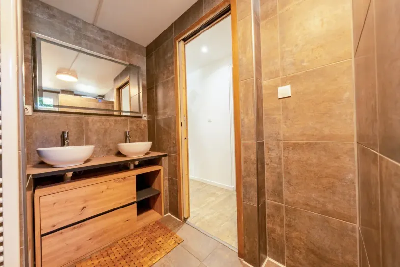 Appartement traversant Type 3 - entièrement rénové - Centre-ville — 23