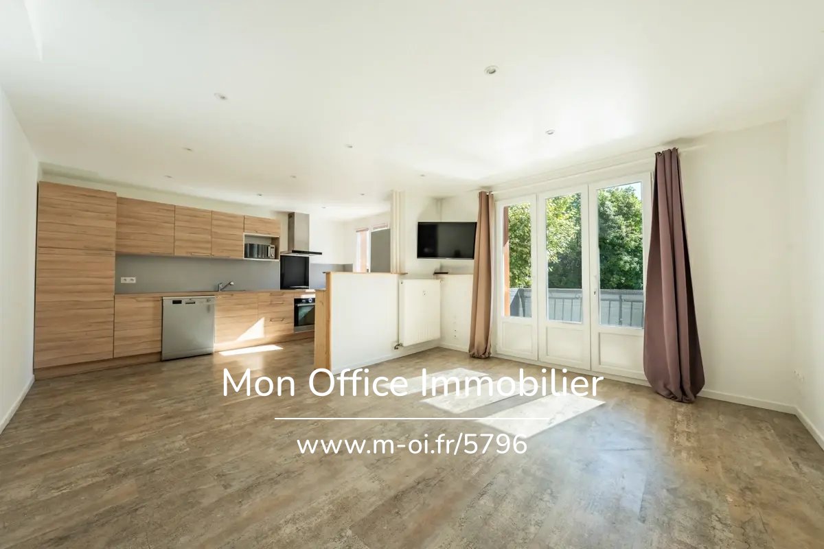 Appartement traversant Type 3 - entièrement rénové - Centre-ville — 4