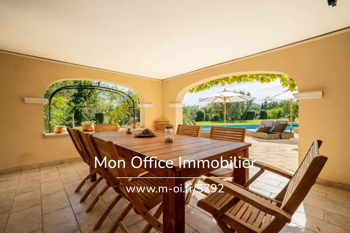 Maison 10 pièces - Vues dégagées - Piscine - Parc paysagé - calme — 28