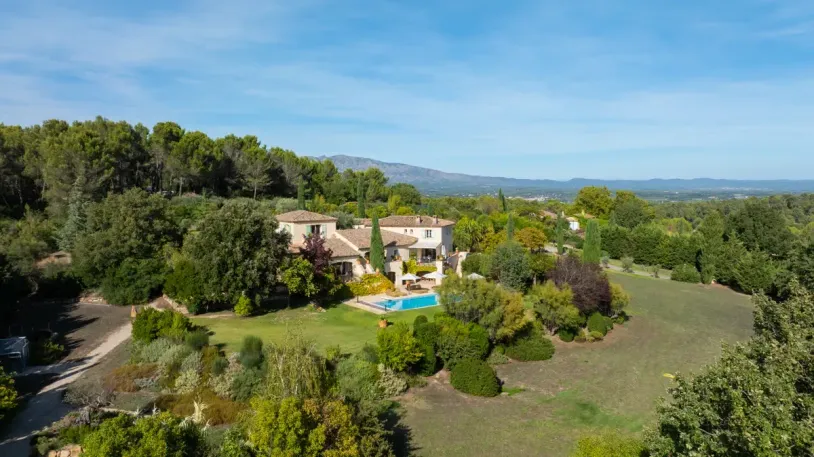Maison 10 pièces - Vues dégagées - Piscine - Parc paysagé - calme — 8