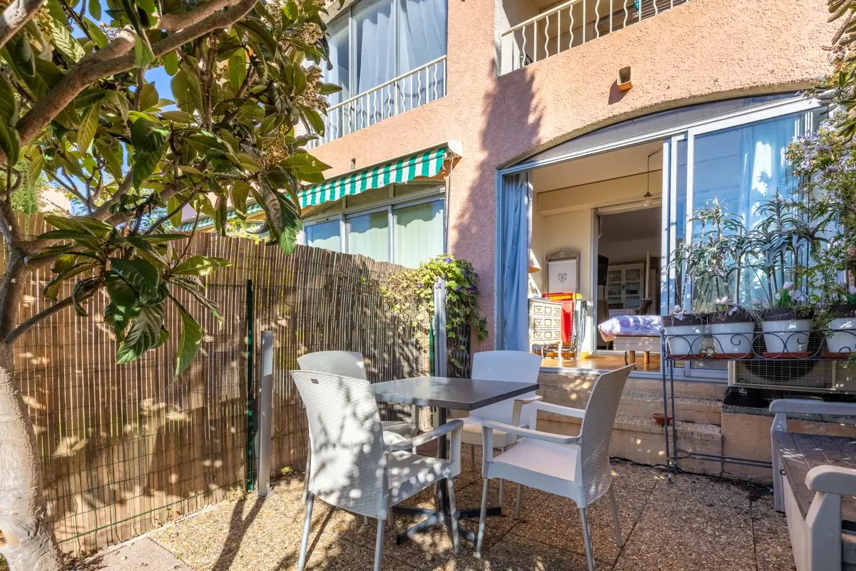 Photo 2 - Studio à 950 mètres du port avec jardin