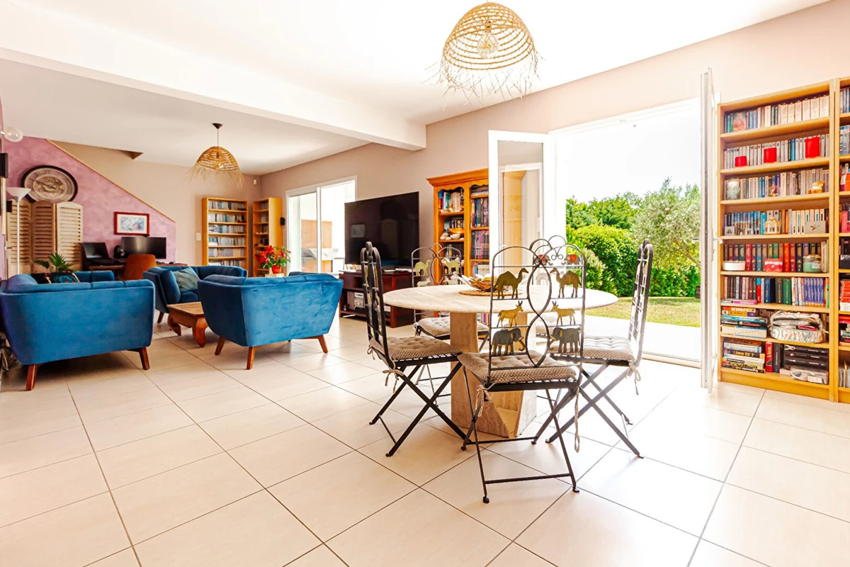 Photo 4 - Maison 5 pièces de 113 m2, Piscine, commodités à proximité