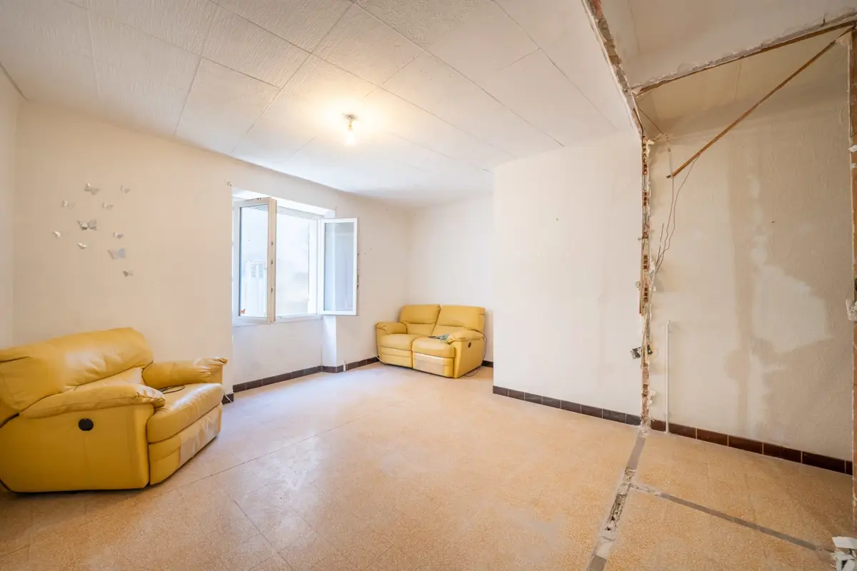 Photo 4 - Maison de village à rénover dans centre Rians: garage 50m2 + appartement de 50m2 + combles 50m2 à aménager