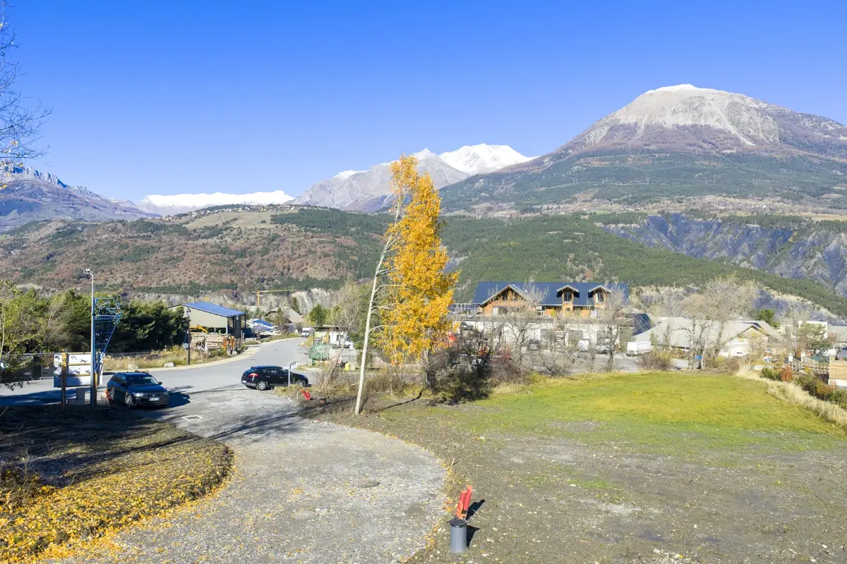 Photo 5 - Terrain constructible de 642m2. 