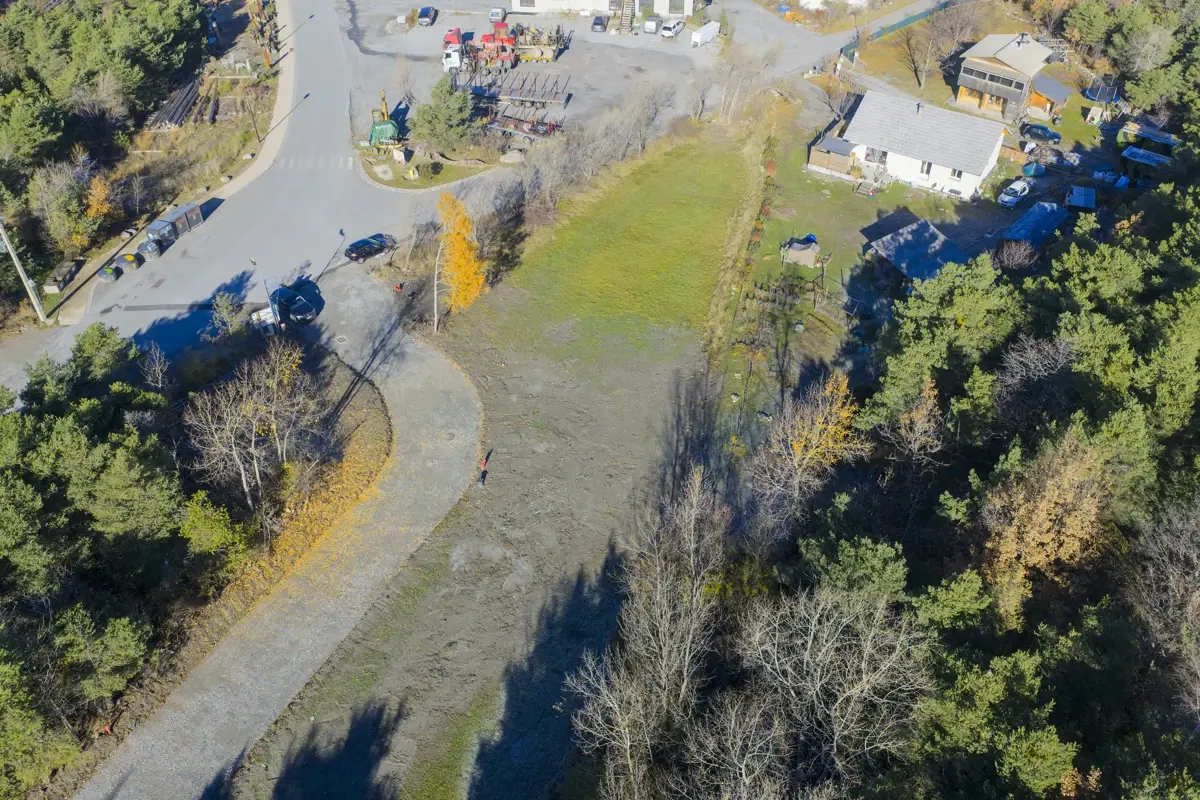 Photo 4 - Terrain constructible de 642m2. 