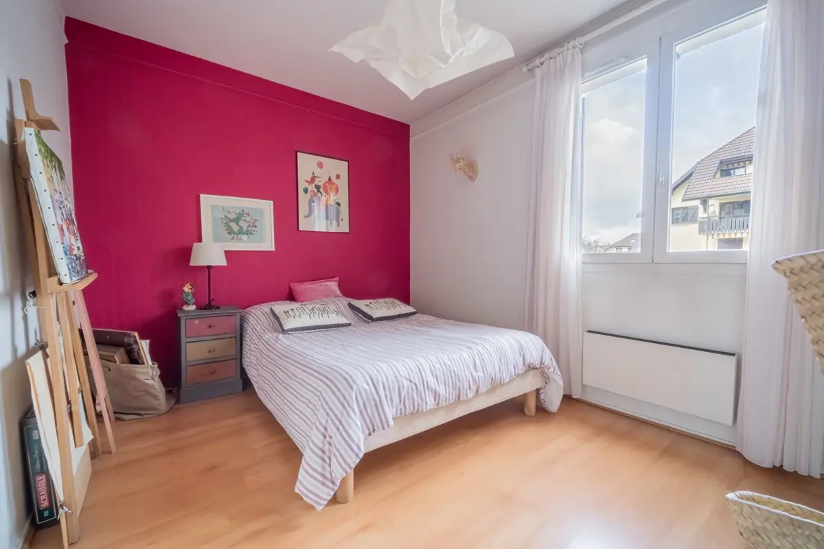 Photo 5 - Appartement 4 pièces - balcon - cave - place de parking - proche du lac 