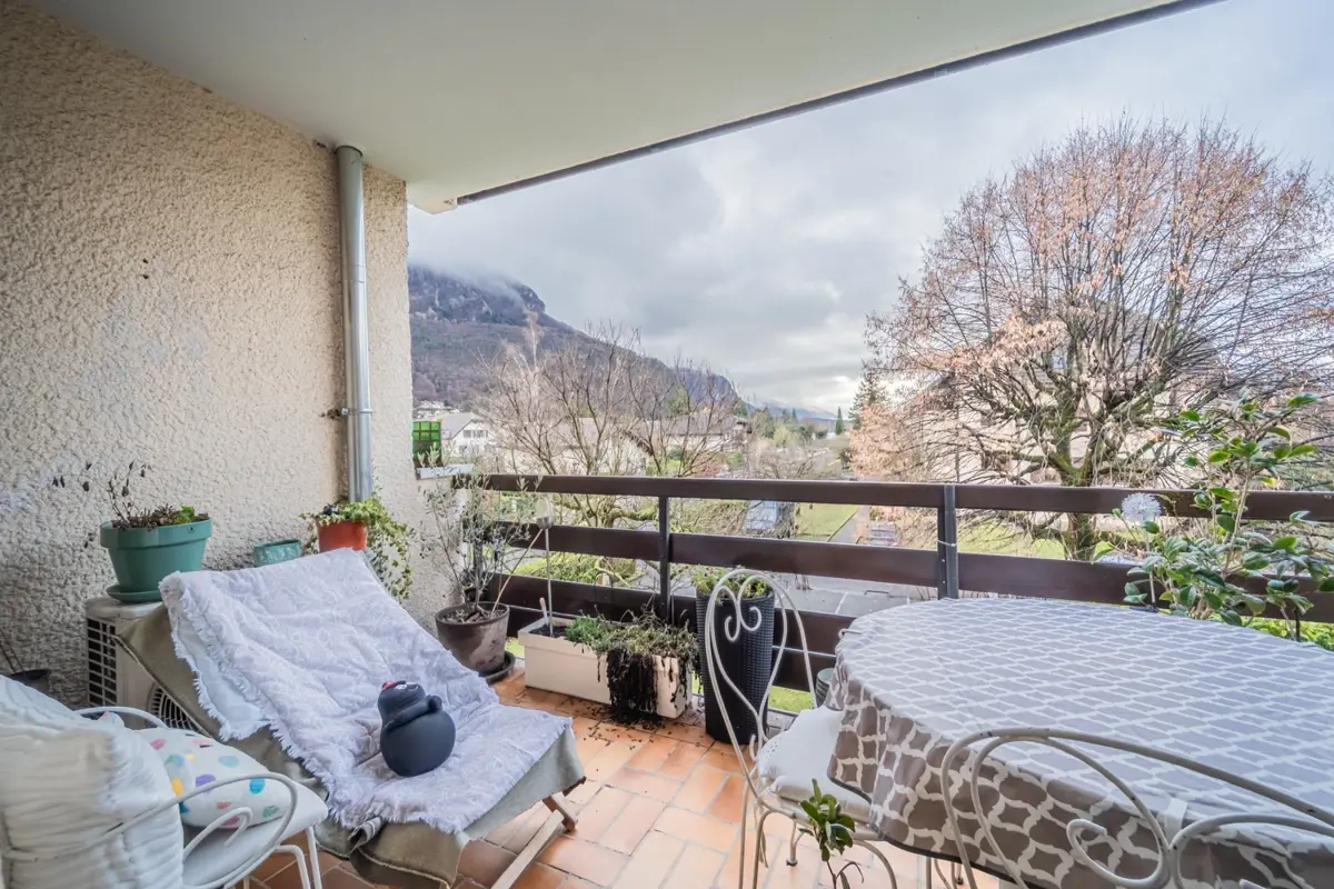 Photo 2 - Appartement 4 pièces - balcon - cave - place de parking - proche du lac 