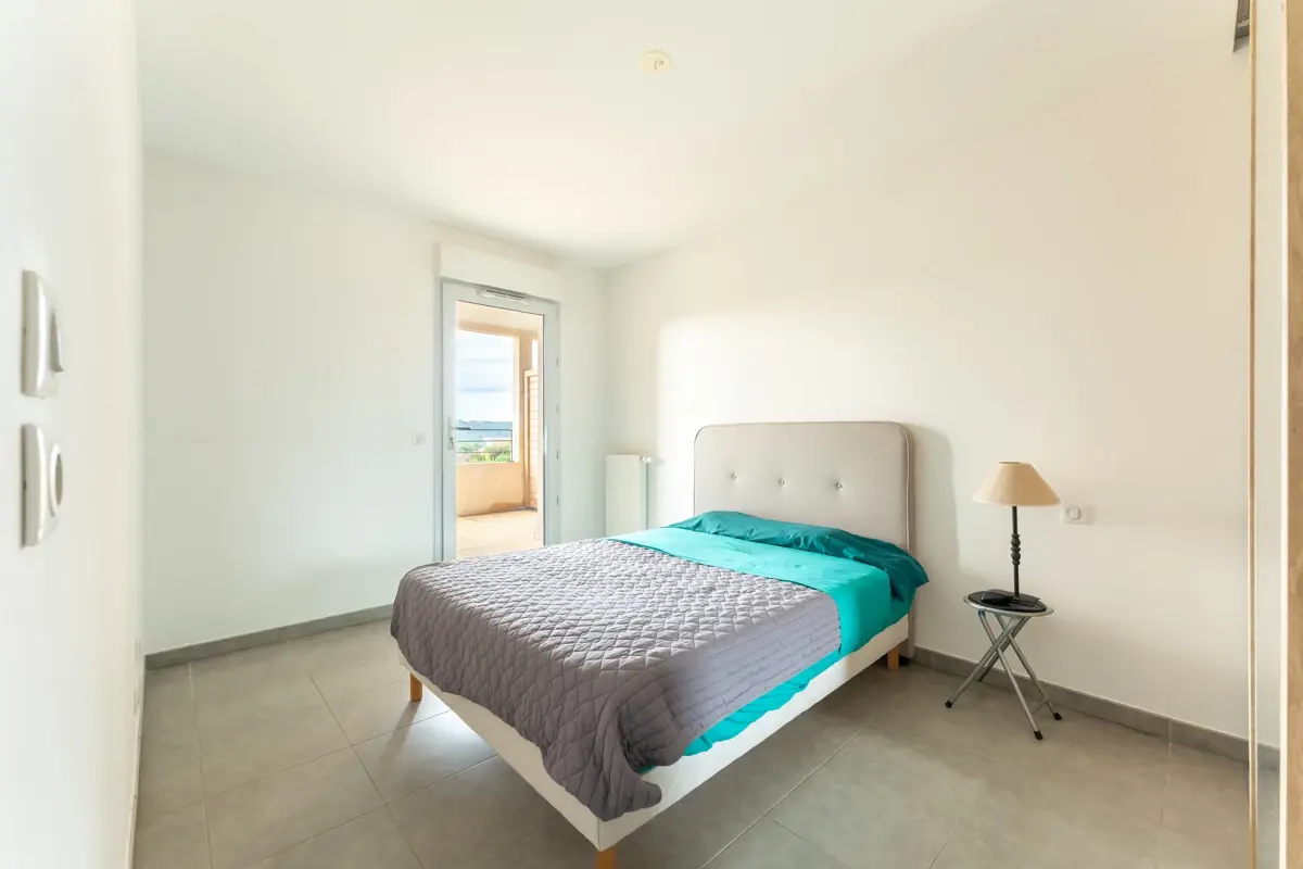 Photo 5 - Appartement 2 pièces avec terrasse et stationnement sécurisé et privé 
