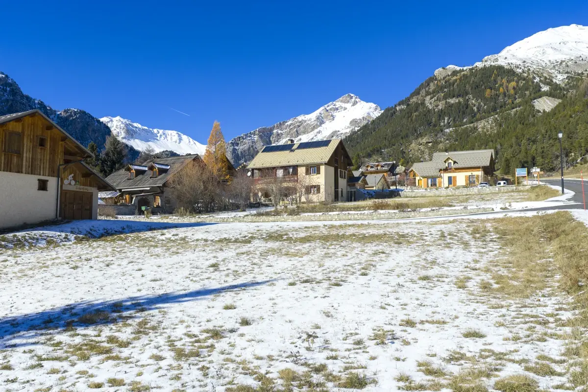 Photo 3 - Terrain de 800m2 à Arvieux (05350)