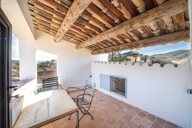 Appartement vue château à LOURMARIN — 18