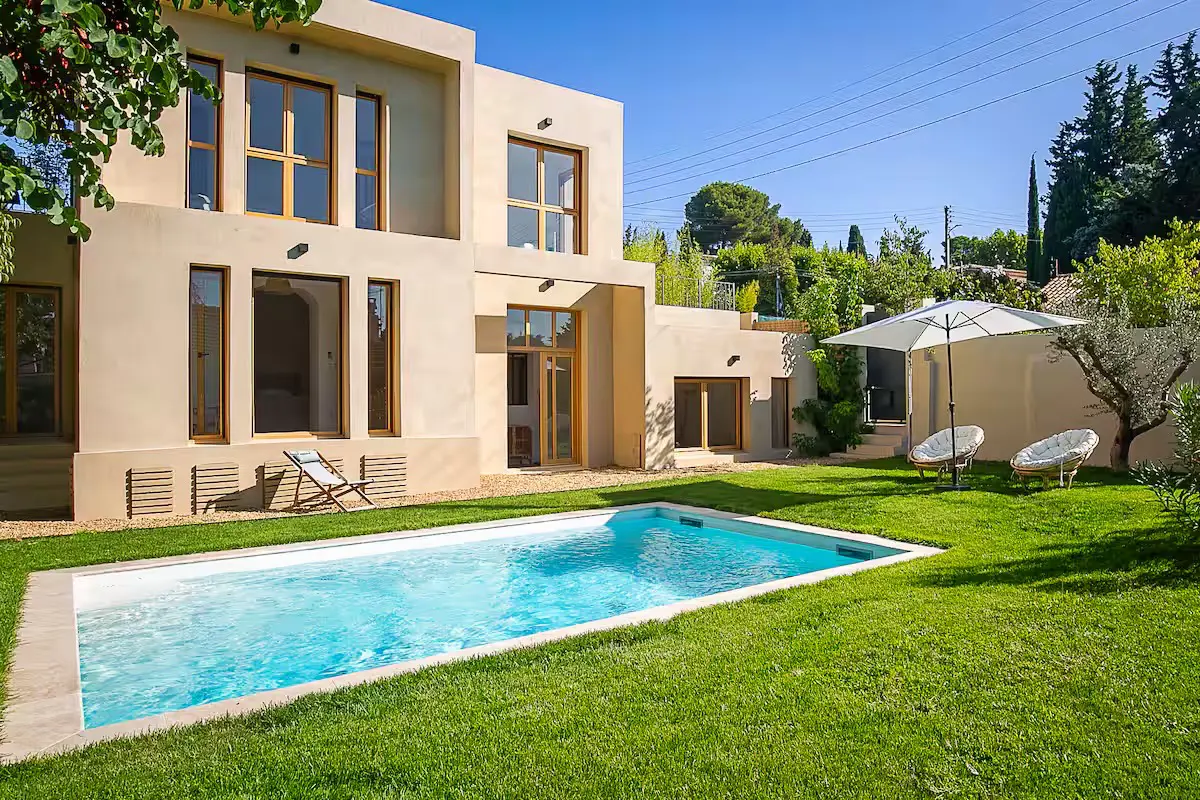 Photo 1 - Villa - 7 pièces - 5 Chambres - 180m2 - Jardin - Piscine - Dépendance - Aix-en-Provence 