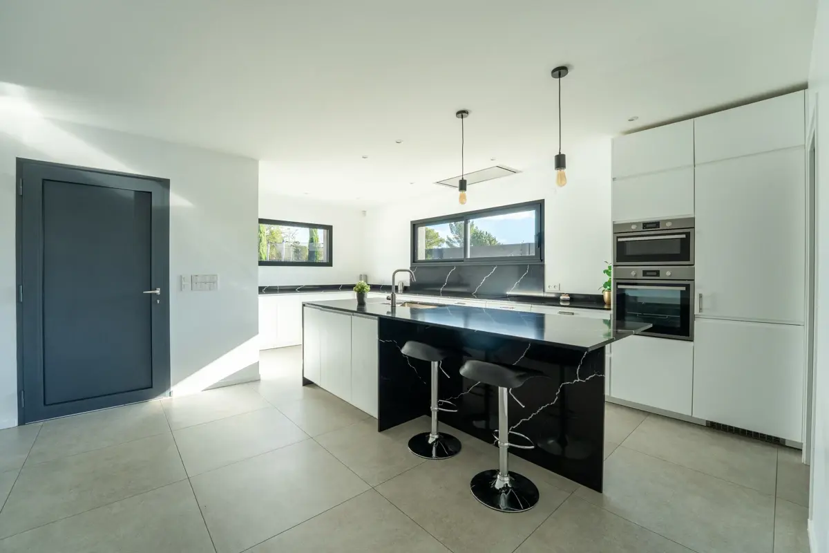 Photo 3 - Villa contemporaine de plain-pied à Éguilles 6 pièces - piscine - pool house - garage 