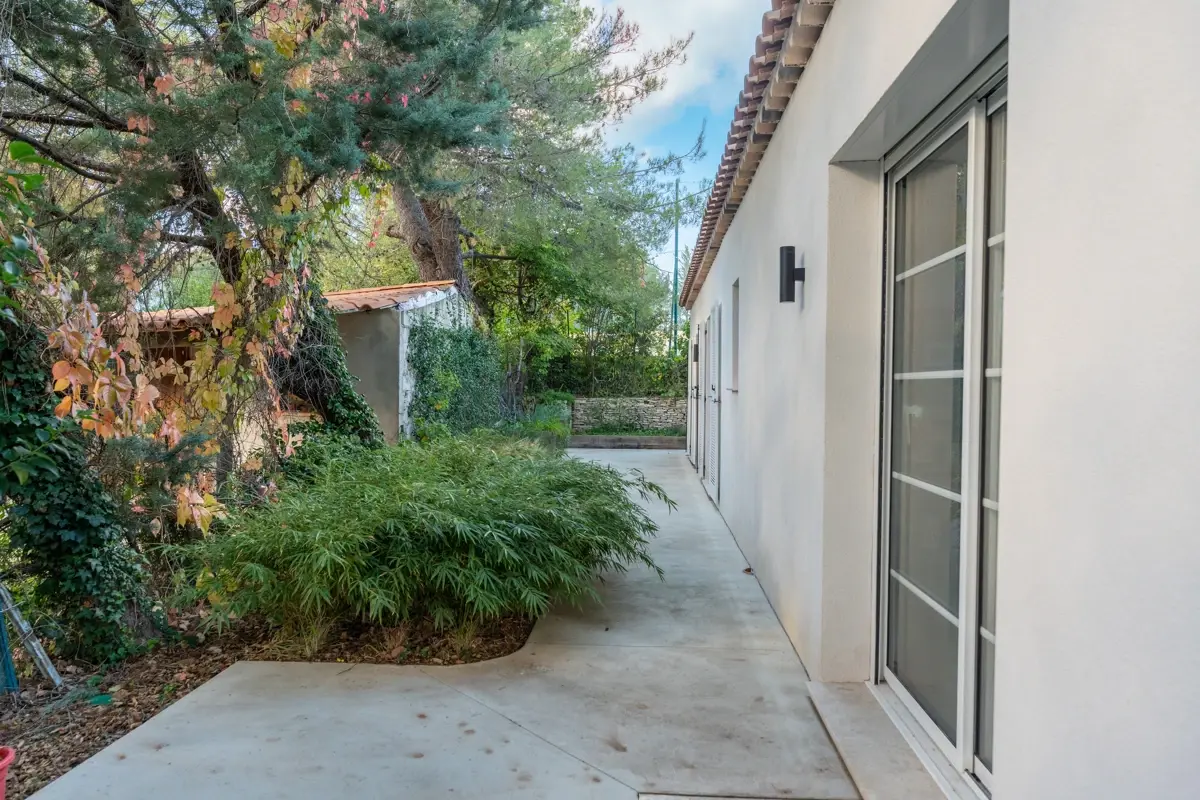 Photo 3 - Maison de plain-pied avec jardin et garage - Chemin de Rastel à Éguilles